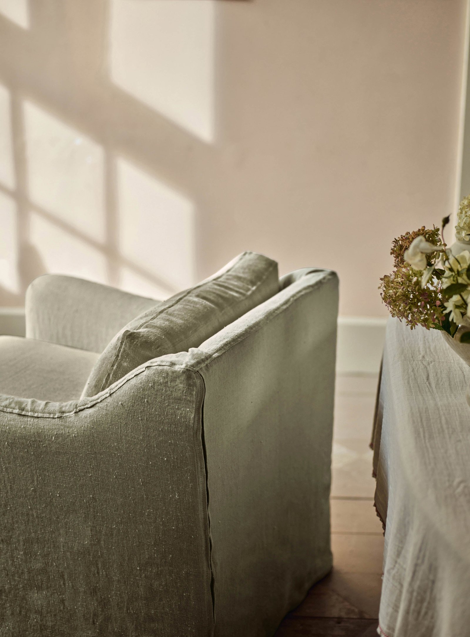 024_WARREN_ARMCHAIR_OLIVE_0032_2b6b0ae1-74be-4f5d-9f5a-7176a610d06b