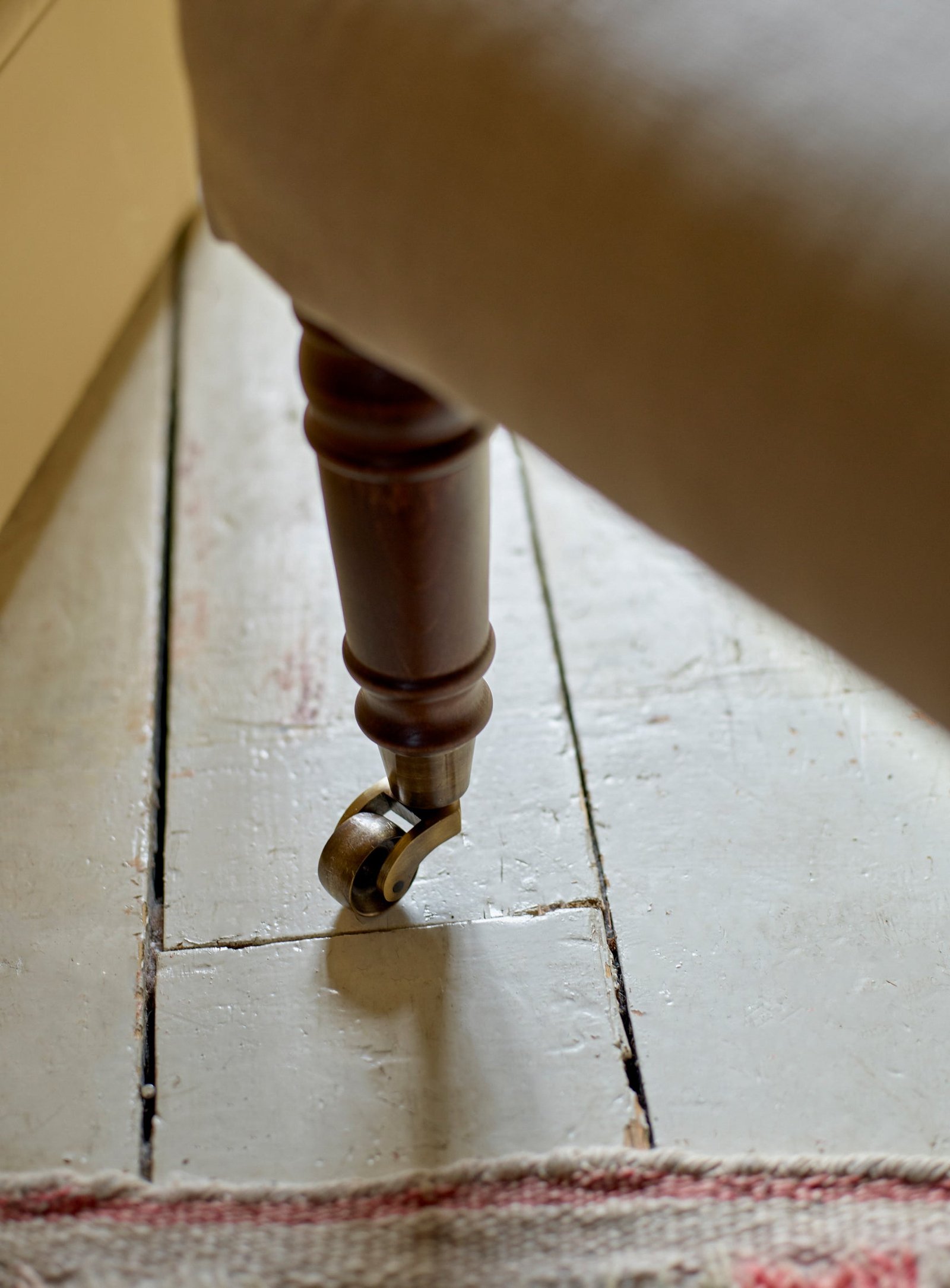 14-SmallEdmundFootstall_0051_f61b114c-0f76-4108-b749-2f23809e4d13