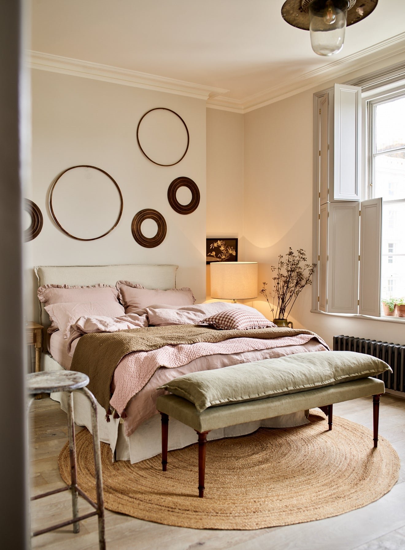 4.Mila_Carousel_619_f7233b12-42c1-4a2b-9373-b1c2533bca4a