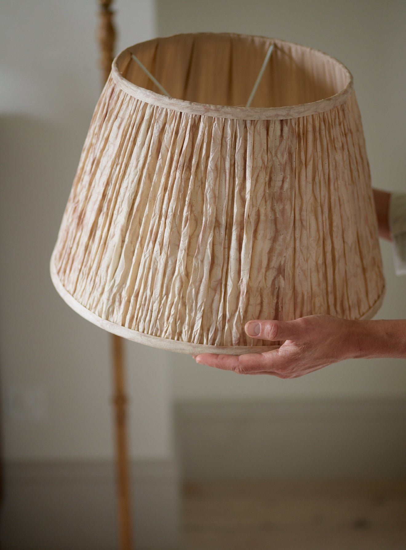 Edwin_Turned_Floor_Lamp_133_ef2f343b-5808-4418-8cc3-b1fbd59c30b8