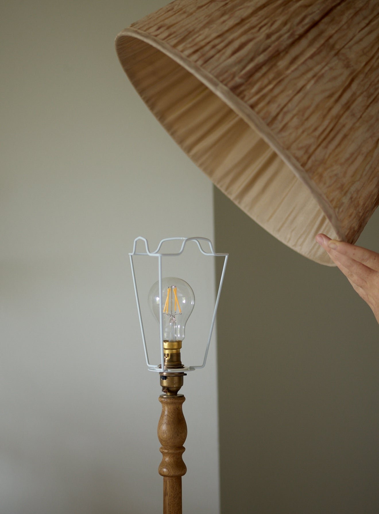 Edwin_Turned_Floor_Lamp_135_b8d929a7-7e6b-4a4c-941d-1422626cfb92